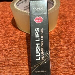 Lush Lips Plumping Lip Oil - Black
